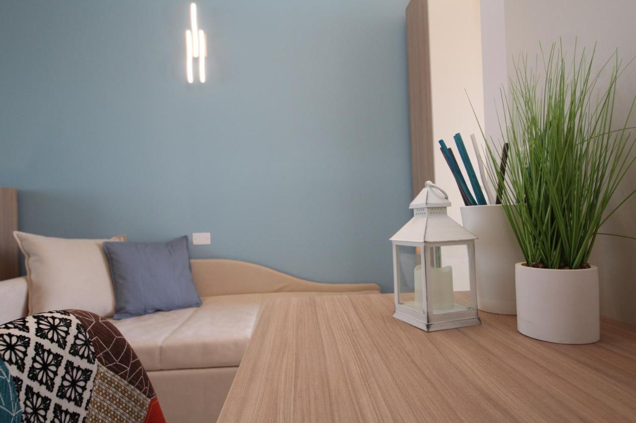 Ohana Holiday Rooms โรโซลีนามาเร ภายนอก รูปภาพ